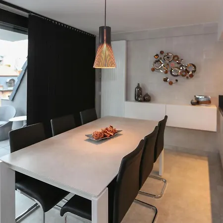 In With Large Terrace Διαμέρισμα